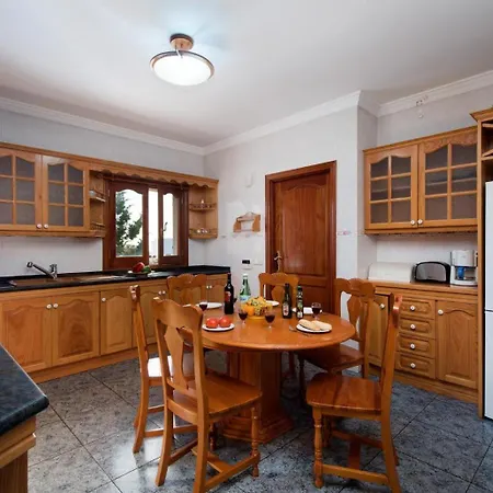 Ramos Uno فيلة *